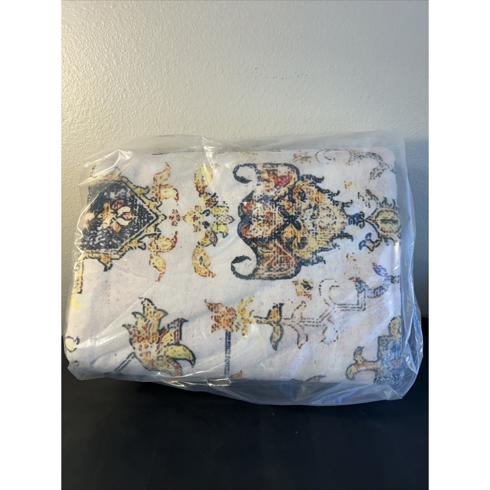 Area Rug 4 x 6. Machine Washable